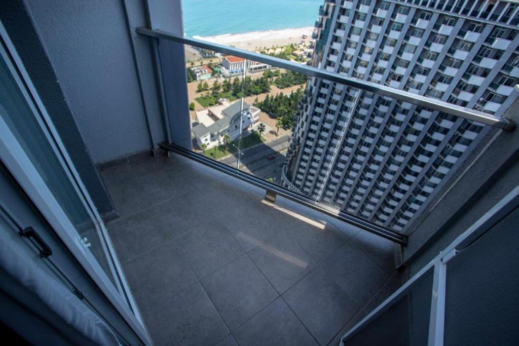 Luxury Apartments Батуми Экстерьер фото