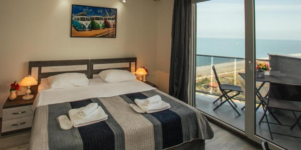 Luxury Apartments Батуми Экстерьер фото