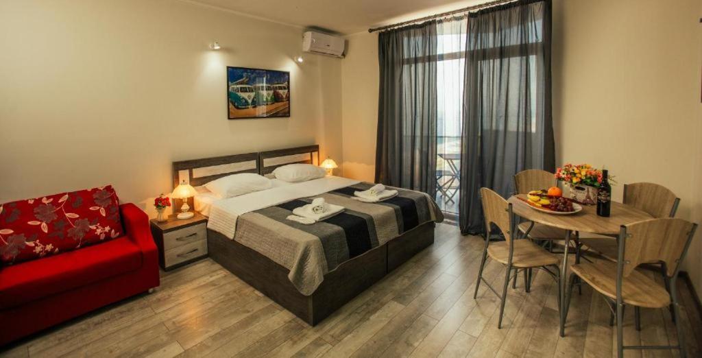 Luxury Apartments Батуми Экстерьер фото