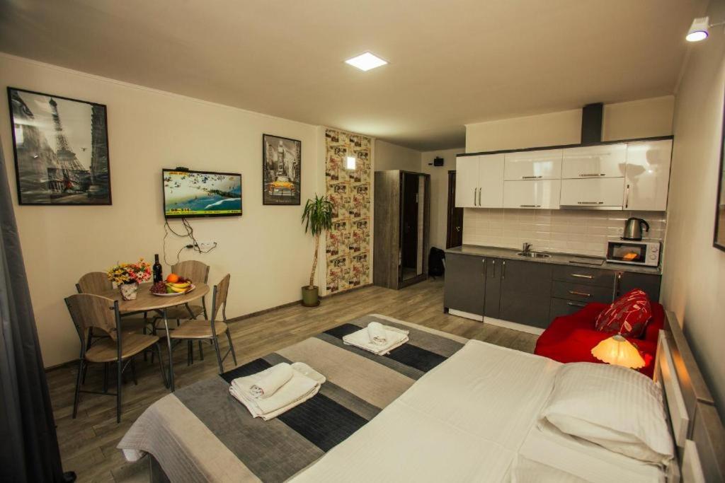 Luxury Apartments Батуми Экстерьер фото