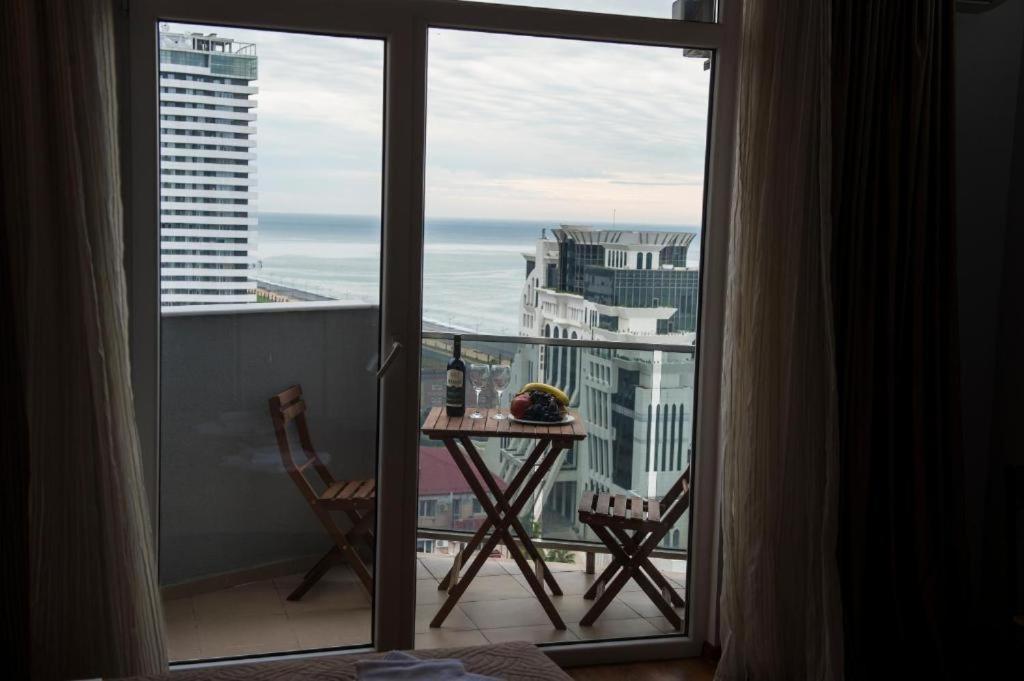 Luxury Apartments Батуми Экстерьер фото