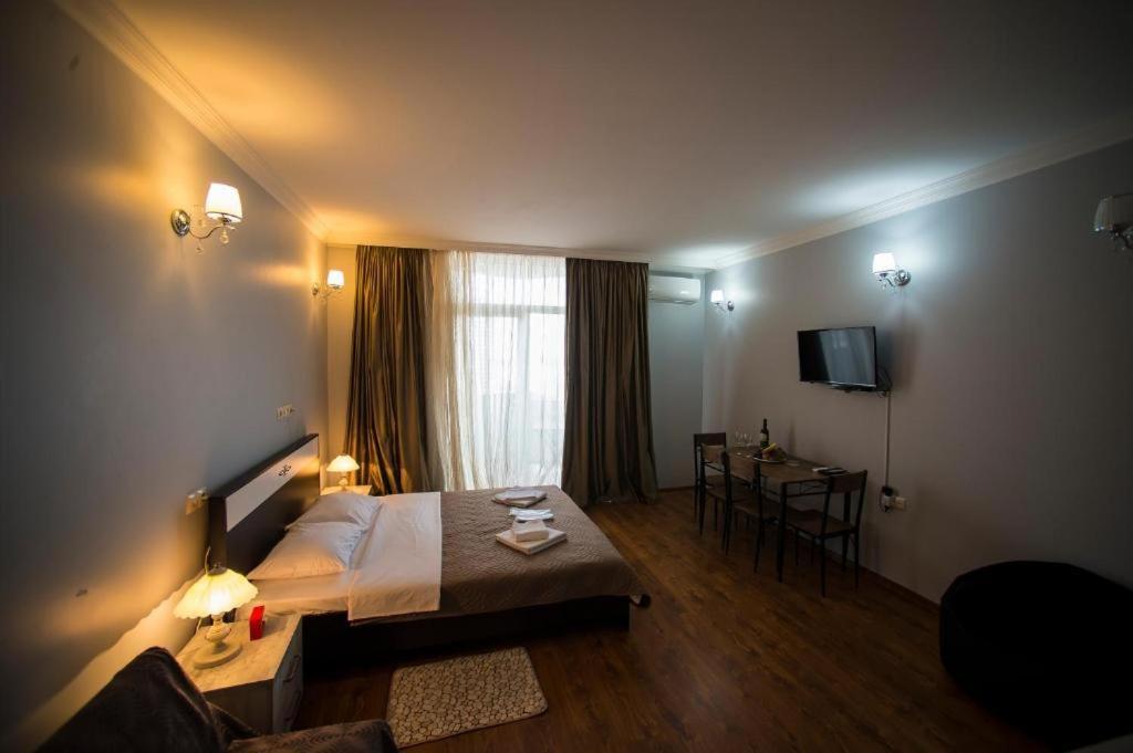 Luxury Apartments Батуми Экстерьер фото
