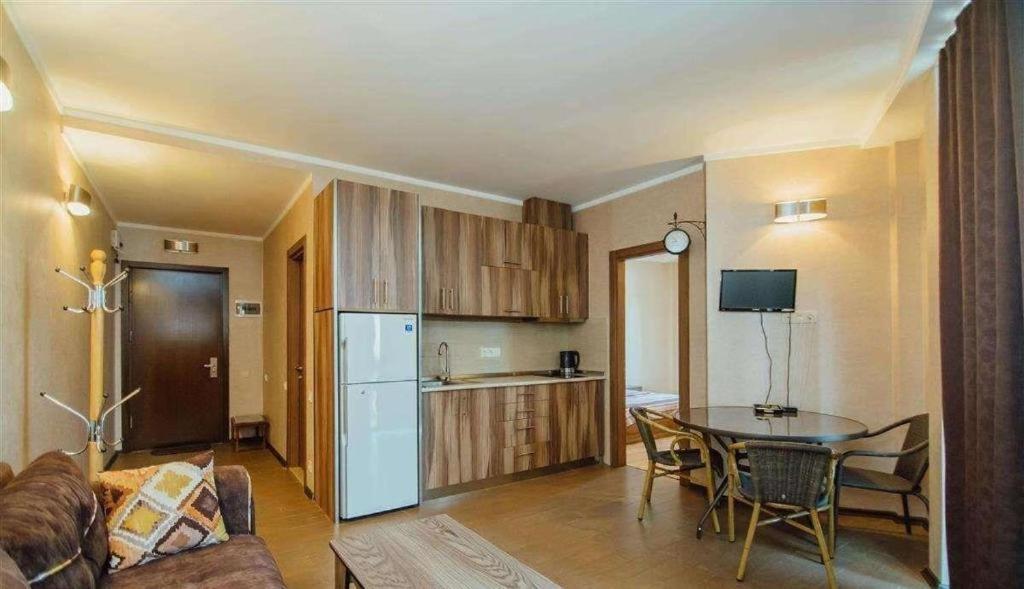 Luxury Apartments Батуми Экстерьер фото